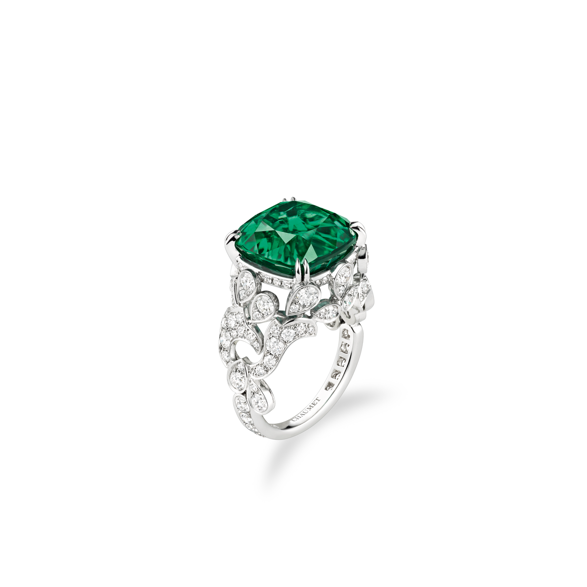 CHAUMET - JOSÉPHINE - BAGUE - Bague en or blanc, émeraude et diamants - 083616