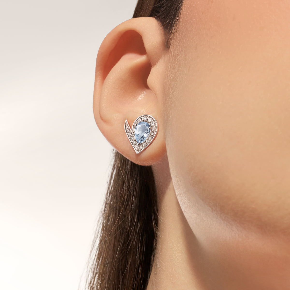CHAUMET - Joséphine约瑟芬 - 耳环 - 白金耳环，海蓝宝石和钻石 - 085190
