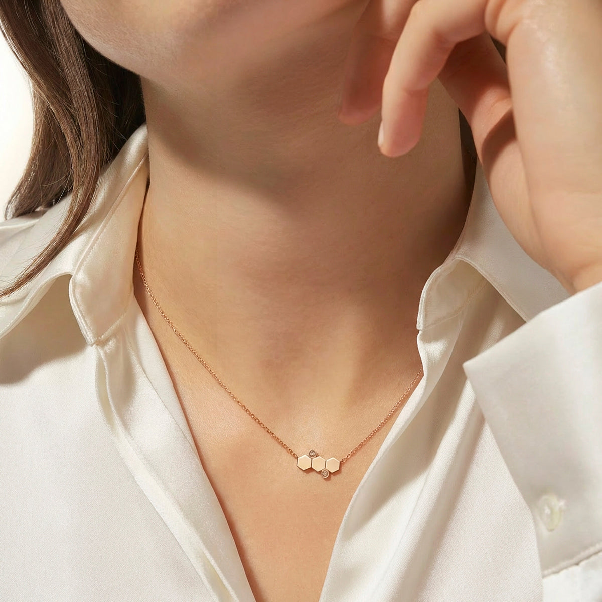 CHAUMET - Bee de Chaumet蜂格 - 项链 - 玫瑰金吊坠，钻石 - 085972