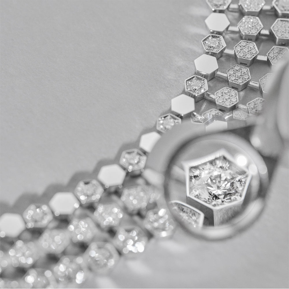 CHAUMET - BEE DE CHAUMET - NECKLACE - Flexible white gold necklace, diamonds - 086026