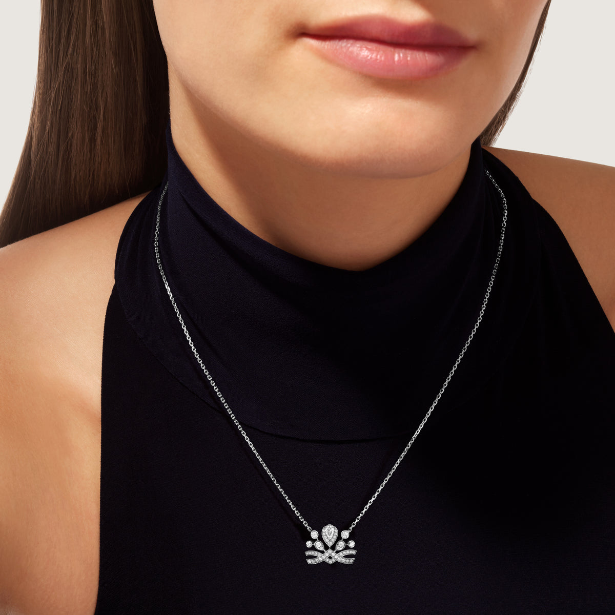 CHAUMET - JOSÉPHINE - PENDENTIF - Pendentif en or blanc, diamants - 086244