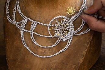 Porté Etoiles Etoiles tiara