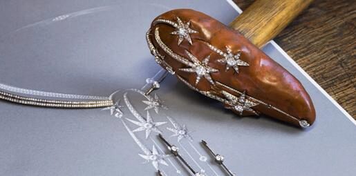 240多年來，Chaumet的精湛工藝就從歷代高級珠寶工坊大師代代承傳，直至今日。