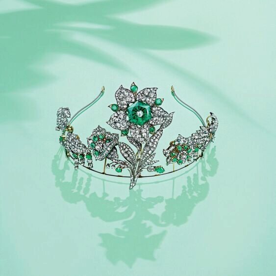 Chaumet reinvents the tiara, tradition, tiara