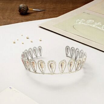 Chaumet - The tiara that crowns the finger. Discover more about