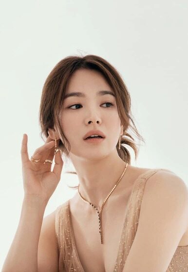 Bee My Love campaign starring Song Hye Kyo Chaumet