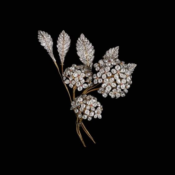 Hortensia brooch Chaumet