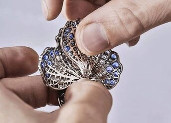 Le Jardin de Chaumet High Jewellery pansy savoir-faire