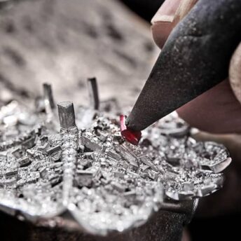 Le Jardin de Chaumet High Jewellery vine leave savoir-faire