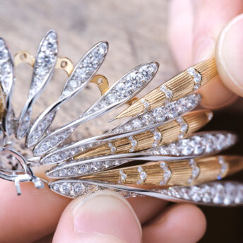 CHAUMETレプリカティアラ ティアラ製作の伝統 | Maison Chaumet