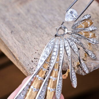 savoir faire chaumet tiara gold diamond