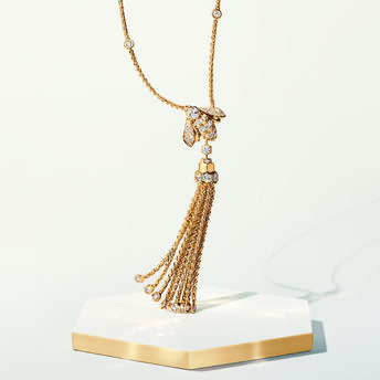 Bee de Chaumet necklace bee pendant chaumet jewellery pop up store
